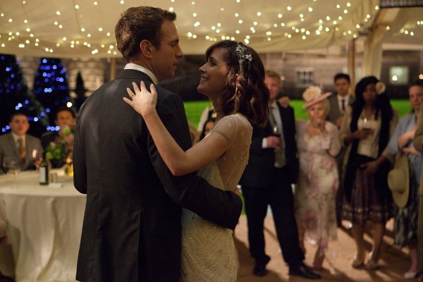 Photo: Still of Rose Byrne and Rafe Spall in I Give It a Year