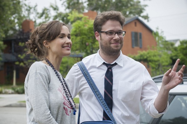 Still of Rose Byrne and Seth Rogen in Neighbors
