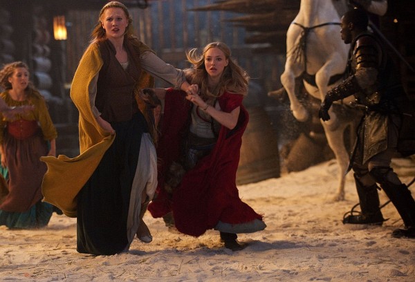 Still of Shauna Kain and Amanda Seyfried in Red Riding Hood