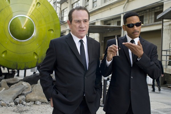 Still of Tommy Lee Jones and Will Smith in Men in Black 3