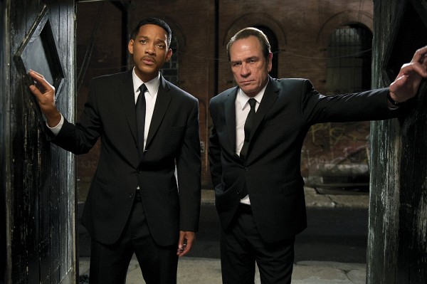 Still of Tommy Lee Jones and Will Smith in Men in Black 3