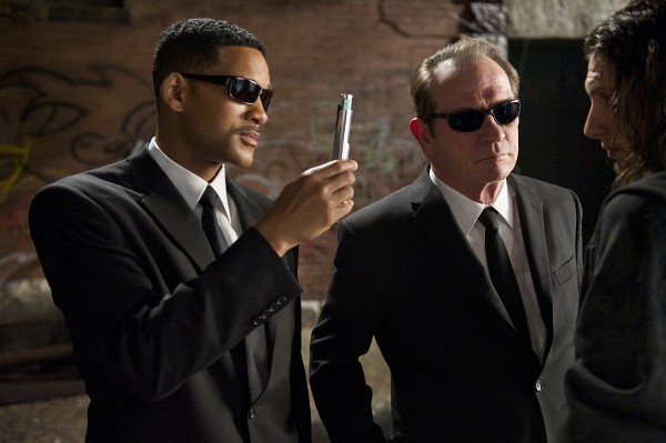 Still of Tommy Lee Jones and Will Smith in Men in Black 3