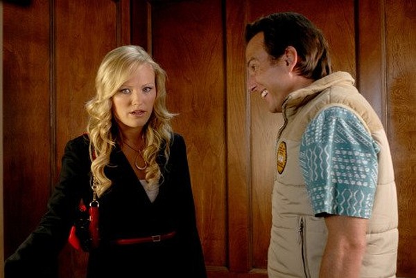 Still of Will Arnett and Malin Akerman in The Brothers Solomon
