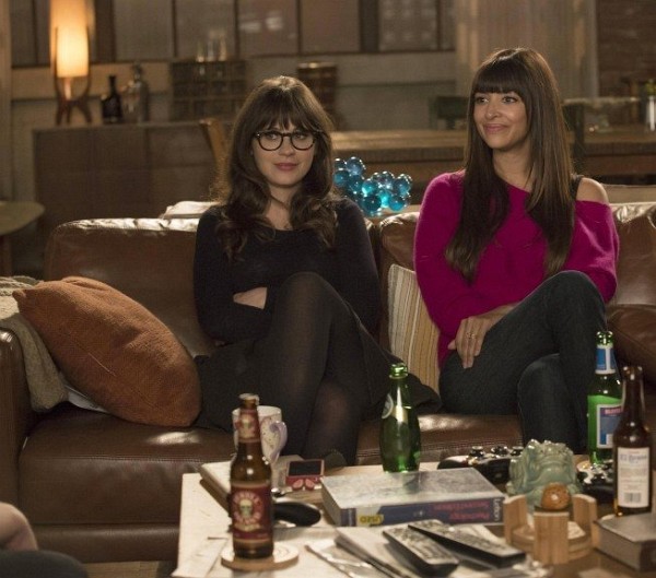 Still of Zooey Deschanel and Hannah Simone in New Girl