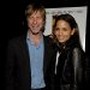 Halle Berry and Aaron Eckhart at event of Thank You for Smoking