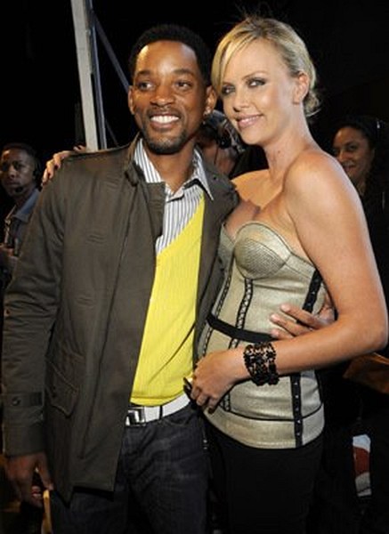 Will Smith and Charlize Theron at event of 2008 MTV Movie Awards