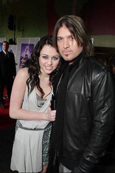Billy Ray Cyrus and Miley Cyrus at event of Hannah Montana & Miley Cyrus: Best of Both Worlds Concert