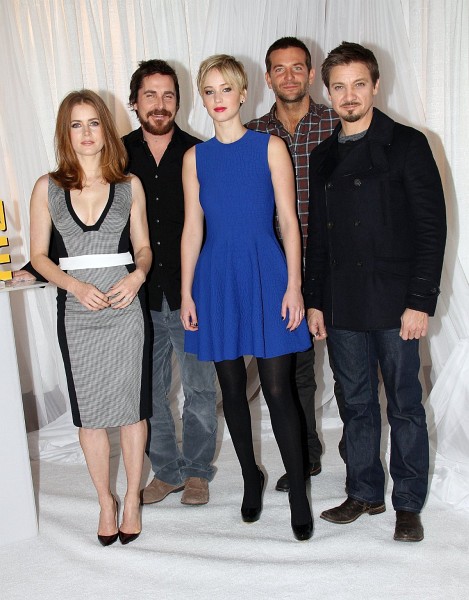 Christian Bale, Amy Adams, Bradley Cooper, Jeremy Renner and Jennifer Lawrence at event of American Hustle