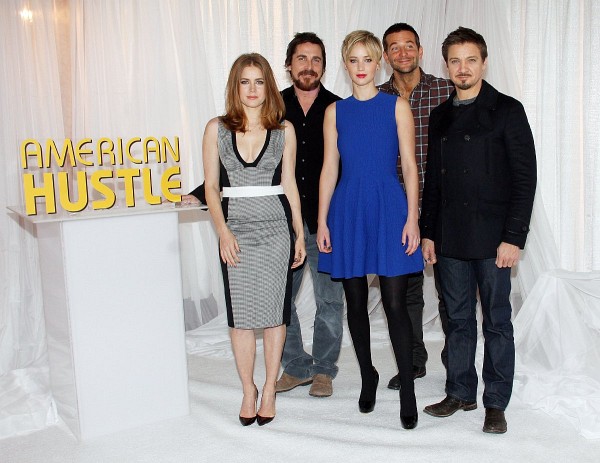 Christian Bale, Amy Adams, Bradley Cooper, Jeremy Renner and Jennifer Lawrence at event of American Hustle