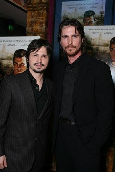 Christian Bale and Freddy Rodríguez at event of Harsh Times