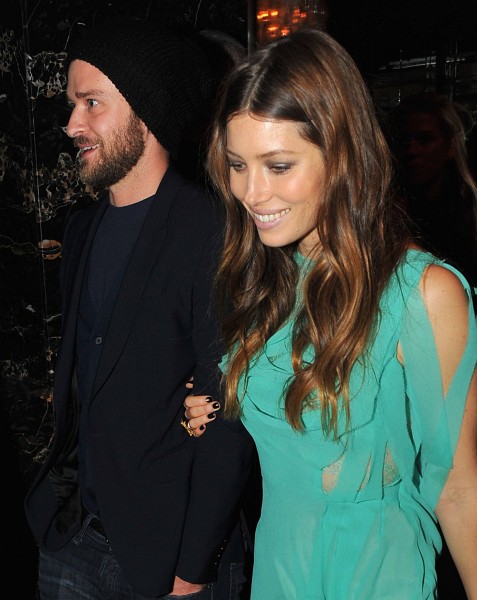 Jessica Biel and Justin Timberlake at event of Playing for Keeps