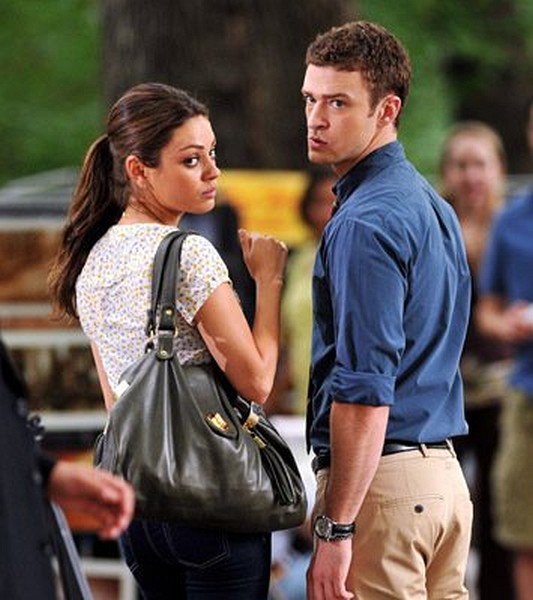 Mila Kunis and Justin Timberlake at event of Friends with Benefits