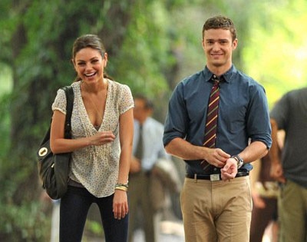 Mila Kunis and Justin Timberlake at event of Friends with Benefits