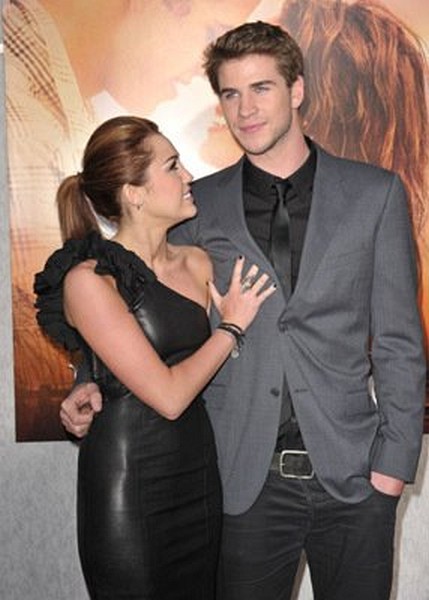 Miley Cyrus and Liam Hemsworth at event of The Last Song