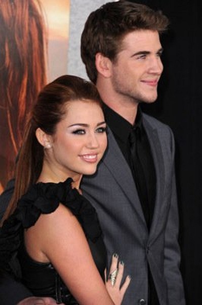 Miley Cyrus and Liam Hemsworth at event of The Last Song