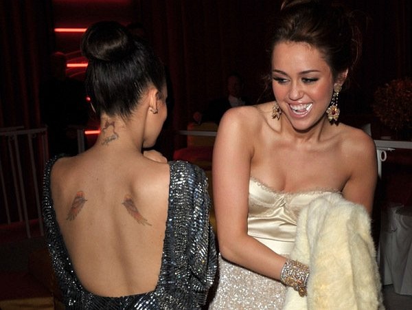 Miley Cyrus and Nicole Richie at event of The 82nd Annual Academy Awards