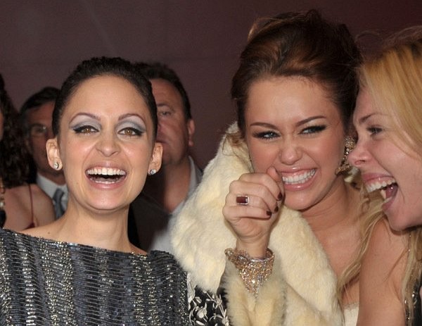 Miley Cyrus and Nicole Richie at event of The 82nd Annual Academy Awards