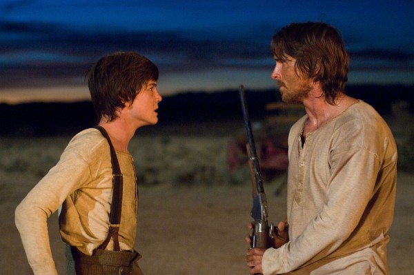 Still of Christian Bale and Logan Lerman in 3:10 to Yuma