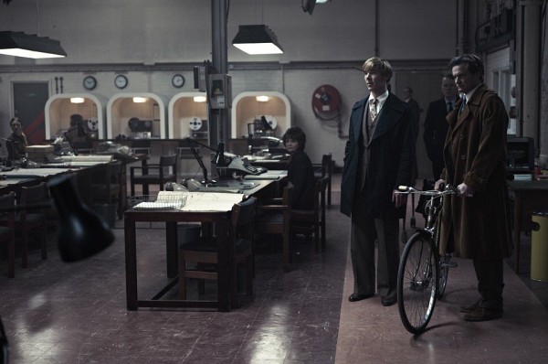 Still of Colin Firth and Benedict Cumberbatch in Tinker Tailor Soldier Spy