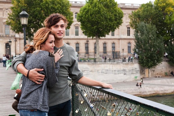 Still of Doug Booth and Miley Cyrus in LOL