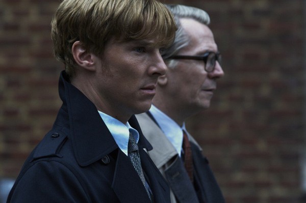 Still of Gary Oldman and Benedict Cumberbatch in Tinker Tailor Soldier Spy