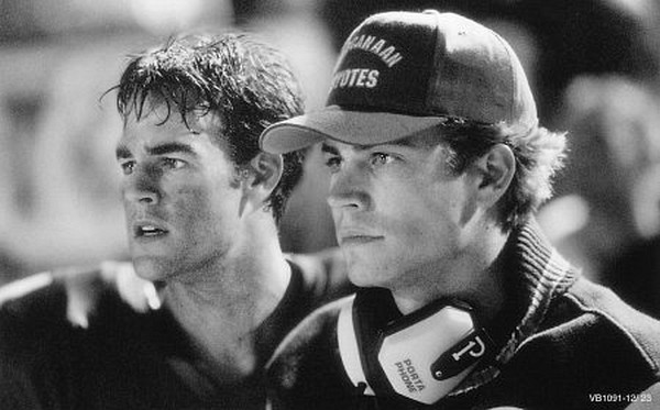 Still of James Van Der Beek and Paul Walker in Varsity Blues