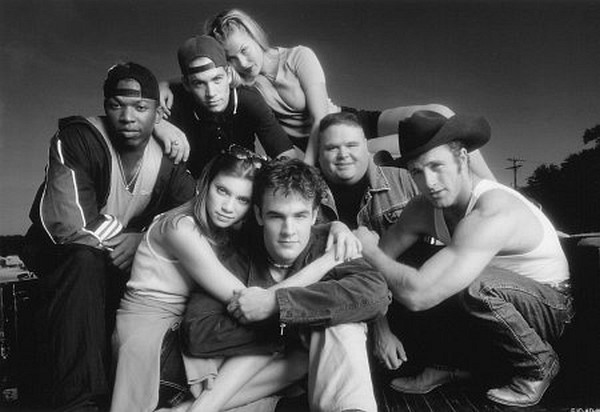 Still of James Van Der Beek, Scott Caan, Ali Larter, Amy Smart, Ron Lester, Eliel Swinton and Paul Walker in Varsity Blues