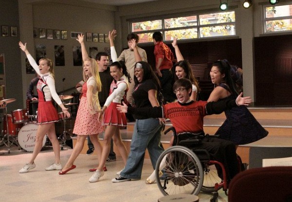 Still of Lea Michele, Naya Rivera, Harry Shum Jr., Cory Monteith, Dianna Agron, Chris Colfer, Jenna Ushkowitz, Amber Riley and Heather Morris in Glee