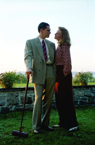 Still of Leonardo DiCaprio and Cate Blanchett in The Aviator