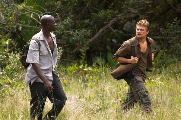 Still of Leonardo DiCaprio and Djimon Hounsou in Blood Diamond