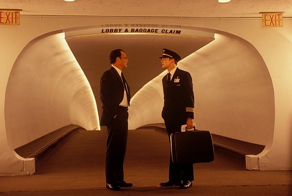 Still of Leonardo DiCaprio and Tom Hanks in Catch Me If You Can