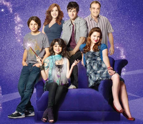 Still of Maria Canals-Barrera, David DeLuise, Jennifer Stone, David Henrie, Selena Gomez and Jake T. Austin in Wizards of Waverly Place