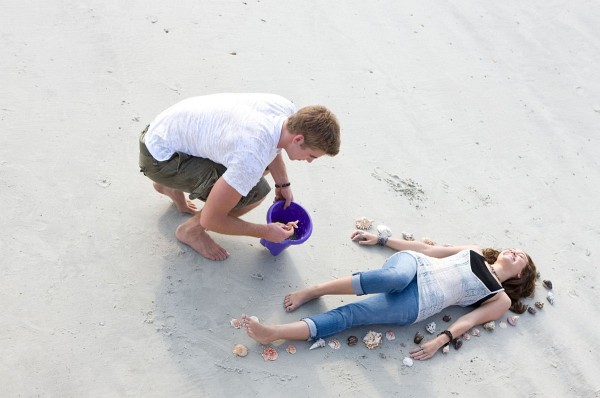 Still of Miley Cyrus and Liam Hemsworth in The Last Song