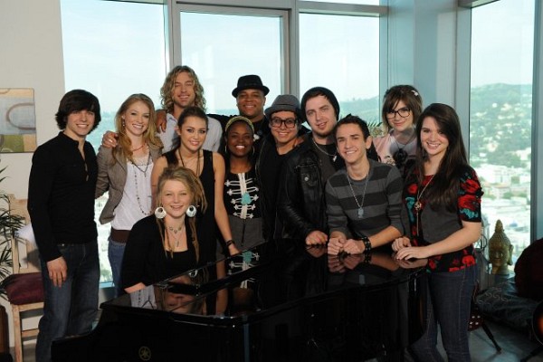 Still of Miley Cyrus, Lee DeWyze, Katie Stevens, Aaron Kelly, Andrew Garcia, Didi Benami, Casey James, Crystal Bowersox, Michael Lynche, Siobhan Magnus and Paige Miles in American Idol