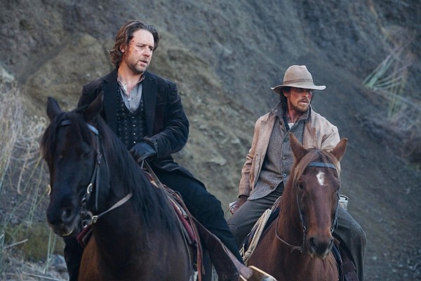 Still of Russell Crowe and Christian Bale in 3:10 to Yuma