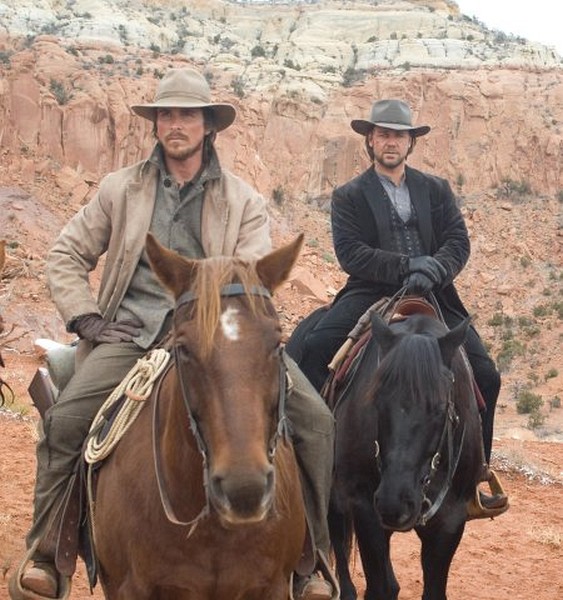 Still of Russell Crowe and Christian Bale in 3:10 to Yuma
