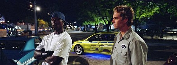 Still of Tyrese Gibson and Paul Walker in 2 Fast 2 Furious
