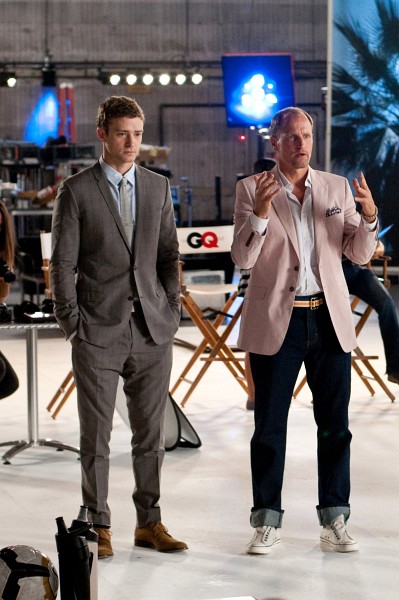 Still of Woody Harrelson and Justin Timberlake in Friends with Benefits